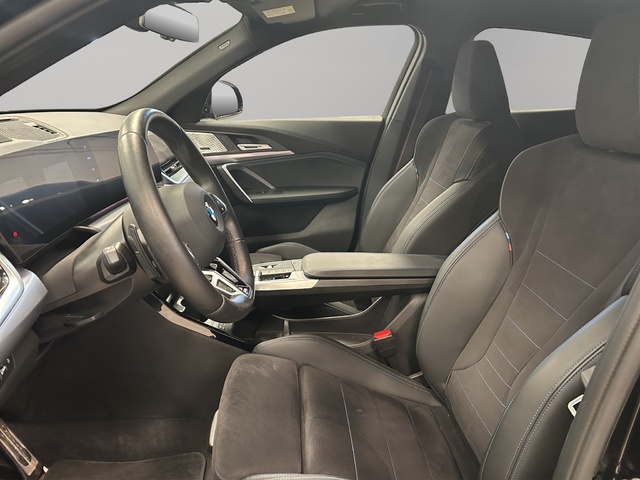 BMW X2 sDrive18d color Negro. Año 2024. 110KW(150CV). Diésel. En concesionario GANDIA Automoviles Fersan, S.A. de Valencia