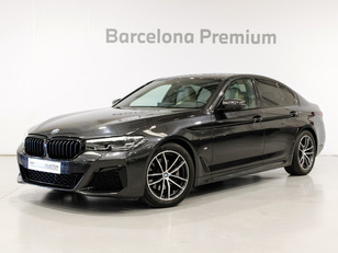 Fotos de BMW Serie 5 520d color Gris. Año 2023. 140KW(190CV). Diésel. En concesionario Barcelona Premium -- GRAN VIA de Barcelona