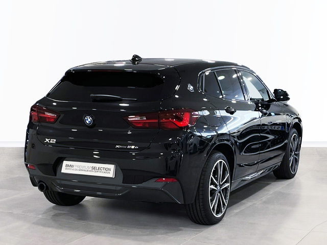 BMW X2 xDrive25e color Negro. Año 2023. 162KW(220CV). Híbrido Electro/Gasolina. En concesionario Engasa S.A. de Valencia