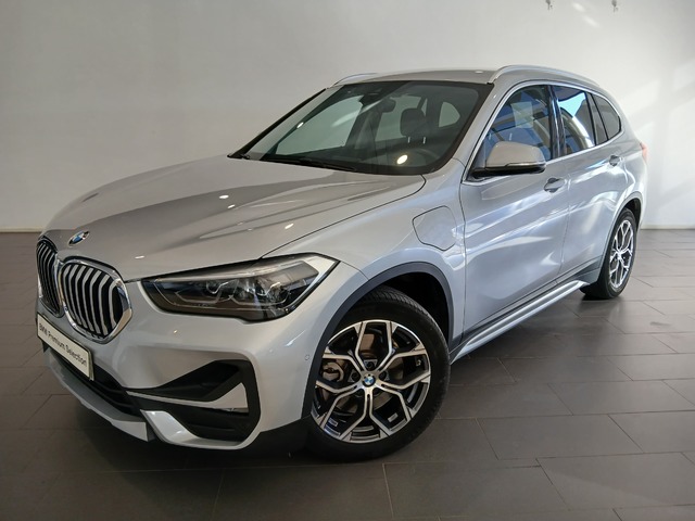 BMW X1 xDrive25e color Gris Plata. Año 2021. 162KW(220CV). Híbrido Electro/Gasolina. En concesionario Adler Motor S.L. TOLEDO de Toledo