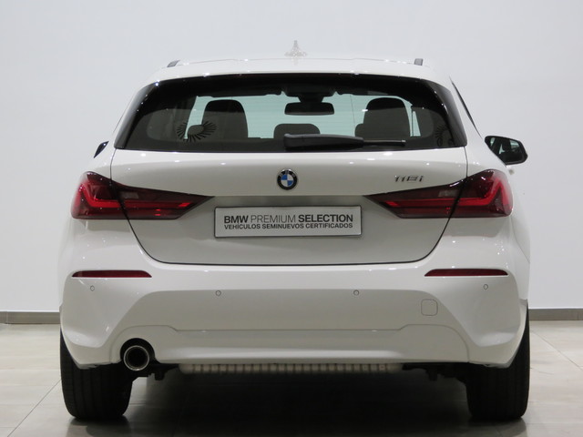 BMW Serie 1 118i color Blanco. Año 2020. 103KW(140CV). Gasolina. En concesionario EL VERGER Automoviles Fersan, S.A. de Alicante