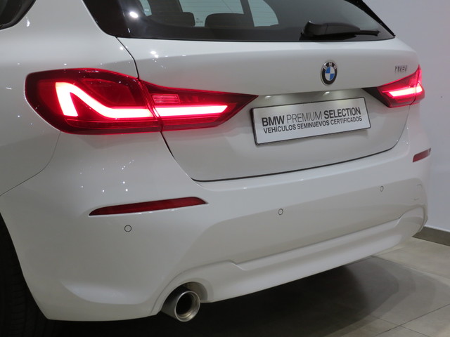 BMW Serie 1 118i color Blanco. Año 2020. 103KW(140CV). Gasolina. En concesionario EL VERGER Automoviles Fersan, S.A. de Alicante