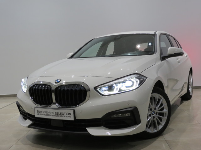 BMW Serie 1 118i color Blanco. Año 2020. 103KW(140CV). Gasolina. En concesionario EL VERGER Automoviles Fersan, S.A. de Alicante