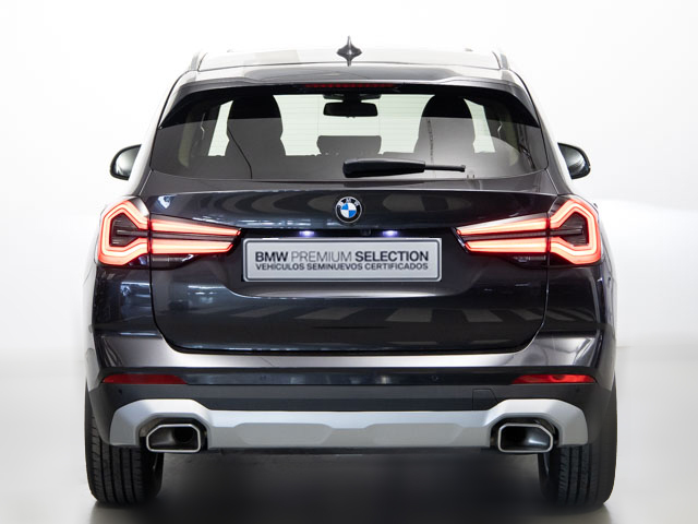 BMW X3 xDrive20i color Gris. Año 2024. 135KW(184CV). Gasolina. En concesionario Fuenteolid de Valladolid