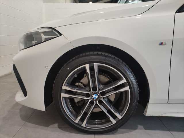 BMW Serie 1 118d color Blanco. Año 2024. 110KW(150CV). Diésel. En concesionario MOTOR MUNICH S.A.U  - Terrassa de Barcelona