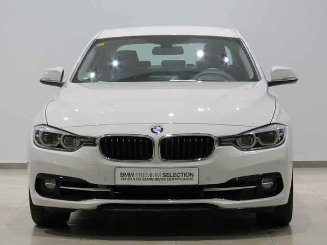 BMW Serie 3 318i color Blanco. Año 2018. 100KW(136CV). Gasolina. En concesionario GANDIA Automoviles Fersan, S.A. de Valencia