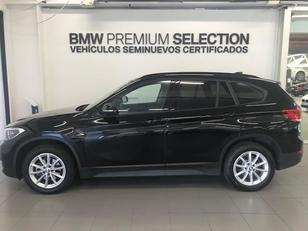 Fotos de BMW X1 sDrive18d color Negro. Año 2021. 110KW(150CV). Diésel. En concesionario Lurauto Navarra de Navarra