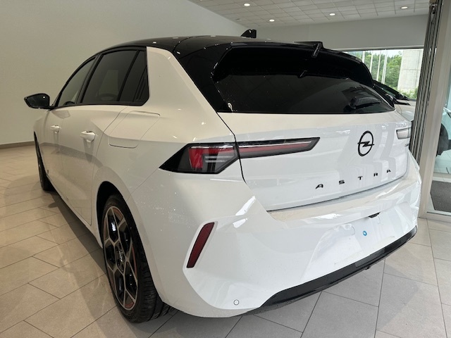 Opel Astra 1.6T PHEV Elegance Auto 133 kW (181 CV)