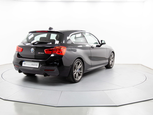 BMW Serie 1 M140i color Negro. Año 2017. 250KW(340CV). Gasolina. En concesionario Móvil Begar Alicante de Alicante