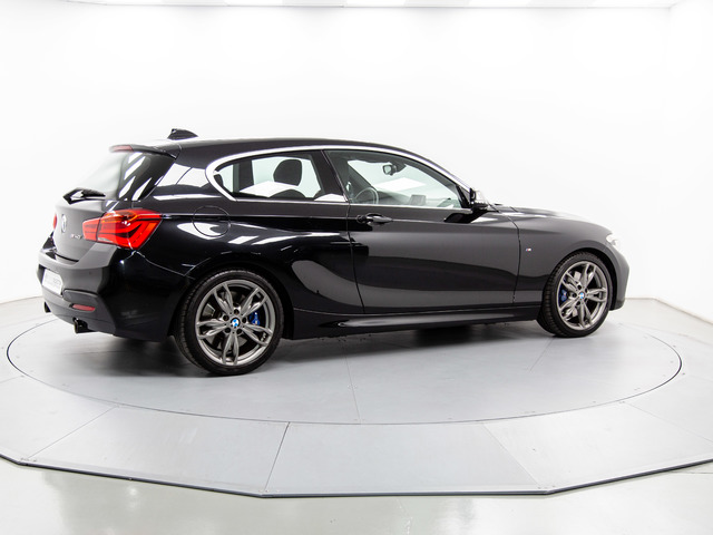 BMW Serie 1 M140i color Negro. Año 2017. 250KW(340CV). Gasolina. En concesionario Móvil Begar Alicante de Alicante