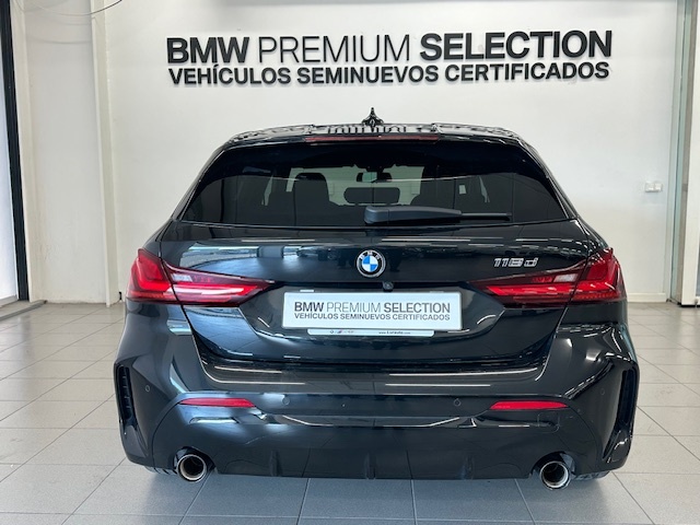 BMW Serie 1 118d color Negro. Año 2023. 110KW(150CV). Diésel. En concesionario Lurauto - Gipuzkoa de Guipuzcoa