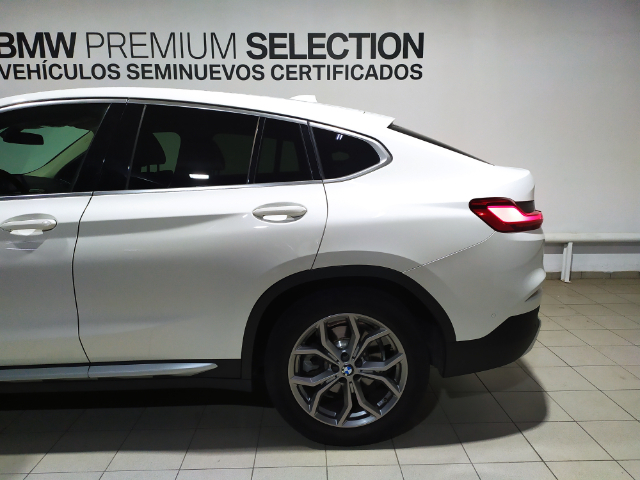 BMW X4 xDrive20d color Blanco. Año 2020. 140KW(190CV). Diésel. En concesionario Hispamovil, Orihuela de Alicante