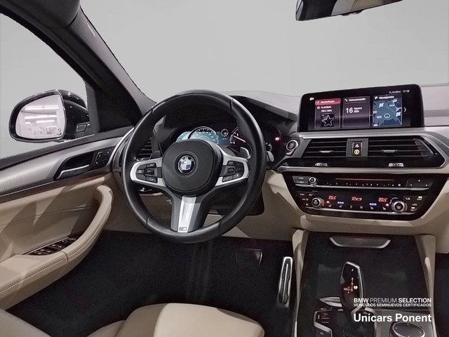 BMW X4 xDrive30d color Negro. Año 2019. 195KW(265CV). Diésel. En concesionario Unicars de Lleida