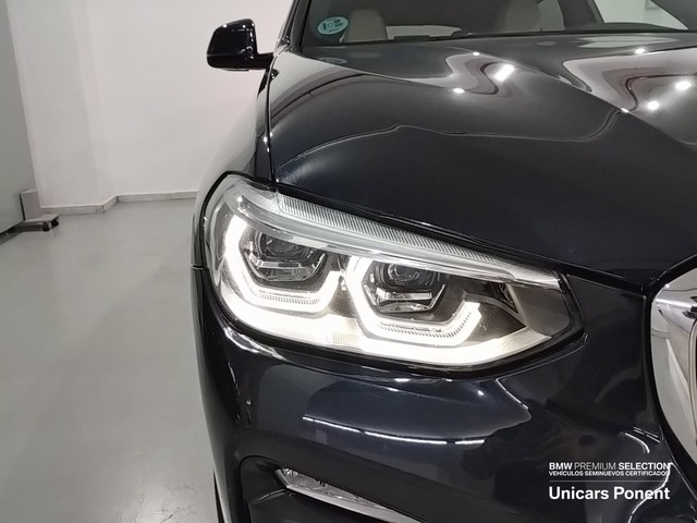 BMW X4 xDrive30d color Negro. Año 2019. 195KW(265CV). Diésel. En concesionario Unicars de Lleida