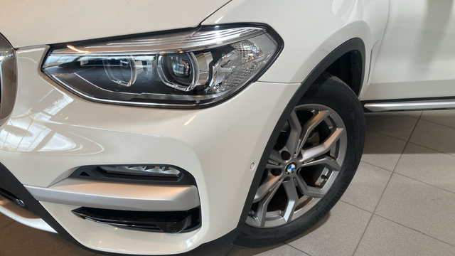 BMW X3 xDrive20d color Blanco. Año 2020. 140KW(190CV). Diésel. En concesionario BYmyCAR Madrid - Alcalá de Madrid