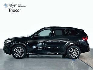 Fotos de BMW X1 sDrive18d color Negro. Año 2024. 110KW(150CV). Diésel. En concesionario Triocar Avilés (Bmw y Mini) de Asturias