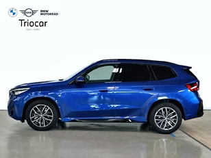 Fotos de BMW X1 sDrive18d color Azul. Año 2024. 110KW(150CV). Diésel. En concesionario Triocar Gijón (Bmw y Mini) de Asturias