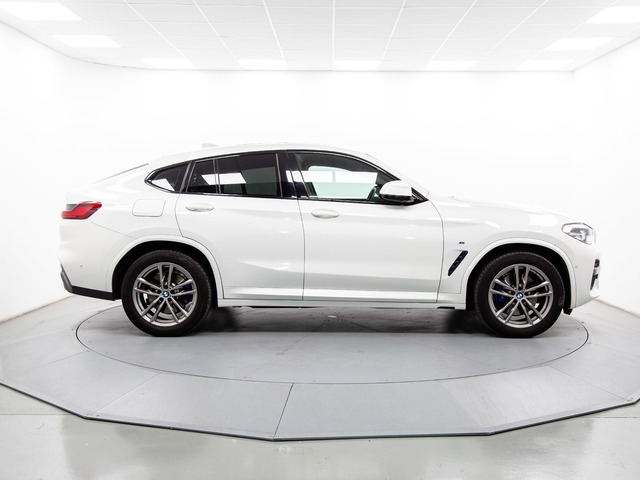 BMW X4 xDrive20d color Blanco. Año 2021. 140KW(190CV). Diésel. En concesionario Móvil Begar Alicante de Alicante