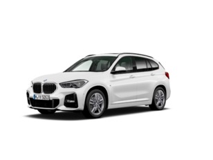 Fotos de BMW X1 sDrive18i color Blanco. Año 2022. 103KW(140CV). Gasolina. En concesionario Ceres Motor S.L. de Cáceres