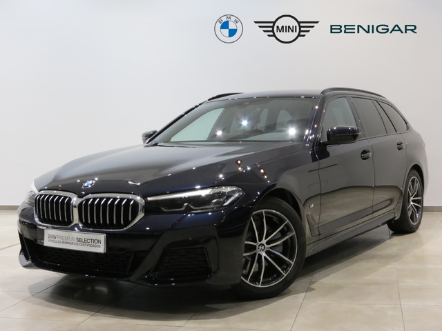 BMW Serie 5 520d Touring color Negro. Año 2023. 140KW(190CV). Diésel. En concesionario FINESTRAT Automoviles Fersan, S.A. de Alicante