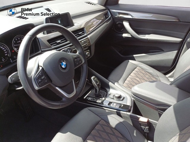 BMW X1 sDrive18i color Blanco. Año 2020. 103KW(140CV). Gasolina. En concesionario Marmotor de Las Palmas