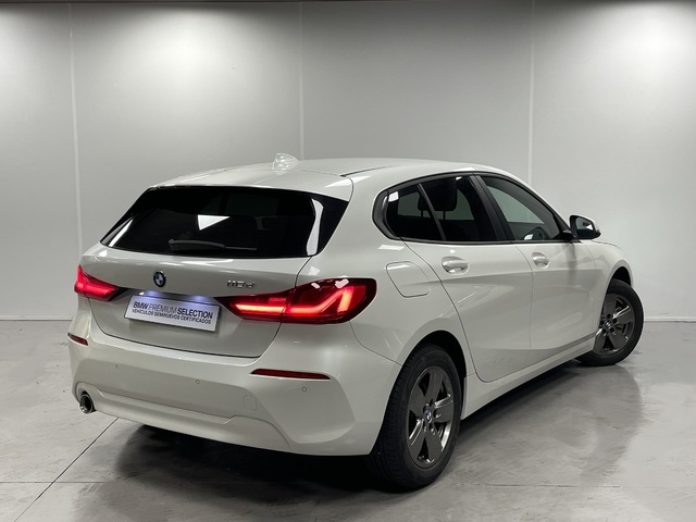 BMW Serie 1 116d color Blanco. Año 2021. 85KW(116CV). Diésel. En concesionario Maberauto de Castellón