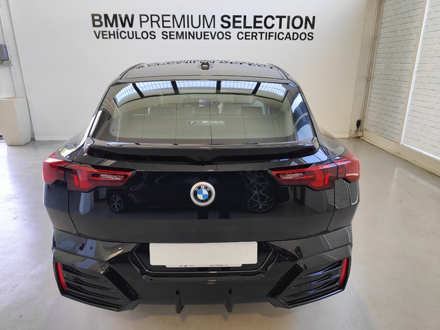 BMW X2 sDrive18d color Negro. Año 2024. 110KW(150CV). Diésel. En concesionario Lurauto Gipuzkoa de Guipuzcoa