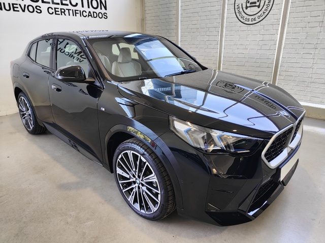 BMW X2 sDrive18d color Negro. Año 2024. 110KW(150CV). Diésel. En concesionario Lurauto Gipuzkoa de Guipuzcoa