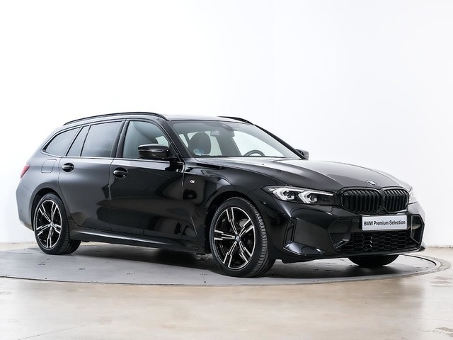 BMW Serie 3 320d Touring color Negro. Año 2024. 140KW(190CV). Diésel. En concesionario Oliva Motor Tarragona de Tarragona