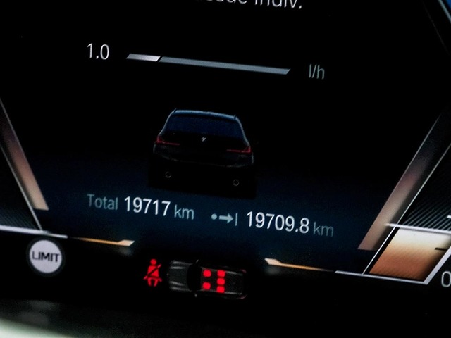 BMW Serie 3 320d Touring color Negro. Año 2024. 140KW(190CV). Diésel. En concesionario Oliva Motor Tarragona de Tarragona