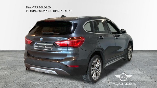 BMW X1 sDrive18i color Gris. Año 2018. 103KW(140CV). Gasolina. En concesionario BYmyCAR Madrid - Alcalá de Madrid