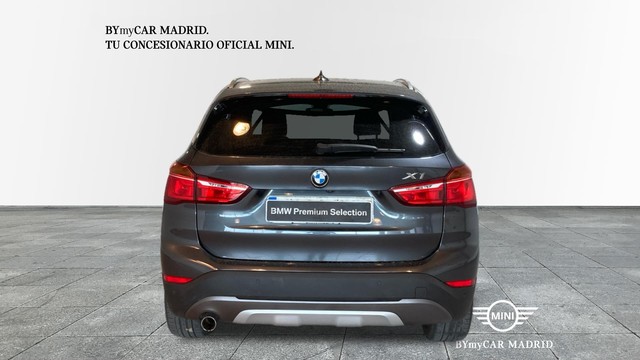 BMW X1 sDrive18i color Gris. Año 2018. 103KW(140CV). Gasolina. En concesionario BYmyCAR Madrid - Alcalá de Madrid