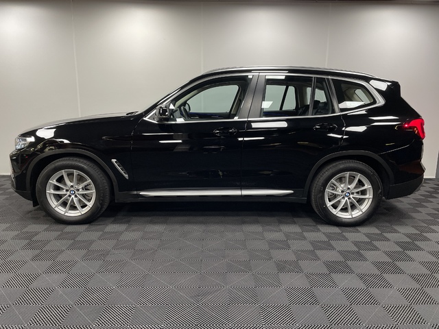 BMW X3 xDrive20d color Negro. Año 2023. 140KW(190CV). Diésel. En concesionario Maberauto de Castellón