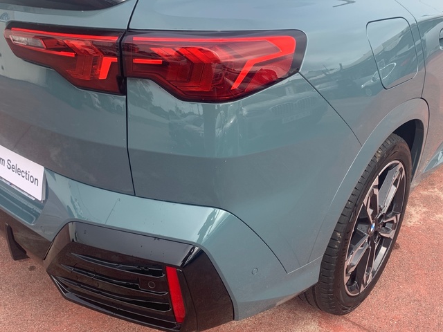 BMW X2 sDrive18d color Verde. Año 2024. 110KW(150CV). Diésel. En concesionario Celtamotor Pontevedra de Pontevedra