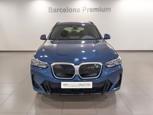 Fotos de BMW iX3 M Sport color Azul. Año 2023. 210KW(286CV). Eléctrico. En concesionario Barcelona Premium -- GRAN VIA de Barcelona