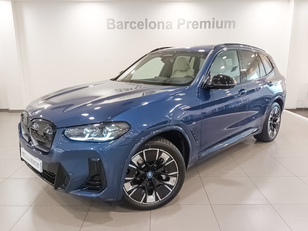 Fotos de BMW iX3 M Sport color Azul. Año 2023. 210KW(286CV). Eléctrico. En concesionario Barcelona Premium -- GRAN VIA de Barcelona