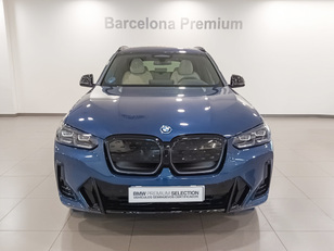 Fotos de BMW iX3 M Sport color Azul. Año 2023. 210KW(286CV). Eléctrico. En concesionario Barcelona Premium -- GRAN VIA de Barcelona