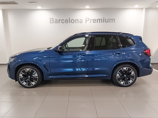 Fotos de BMW iX3 M Sport color Azul. Año 2023. 210KW(286CV). Eléctrico. En concesionario Barcelona Premium -- GRAN VIA de Barcelona