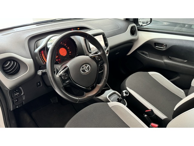 Toyota Aygo 1.0 70 x-play 51 kW (69 CV)