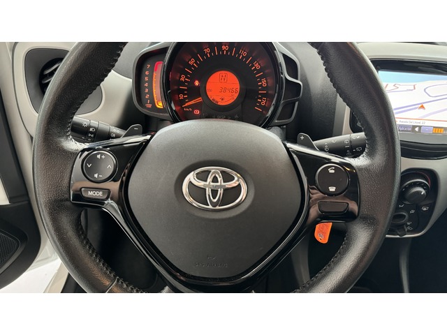 Toyota Aygo 1.0 70 x-play 51 kW (69 CV)