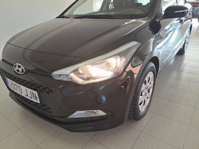 Hyundai i20 1.2 MPI BlueDrive Essence 62 kW (84 CV)