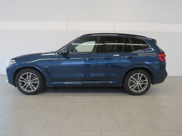 BMW X3 xDrive20d color Azul. Año 2018. 140KW(190CV). Diésel. En concesionario Lugauto S.A. de Lugo