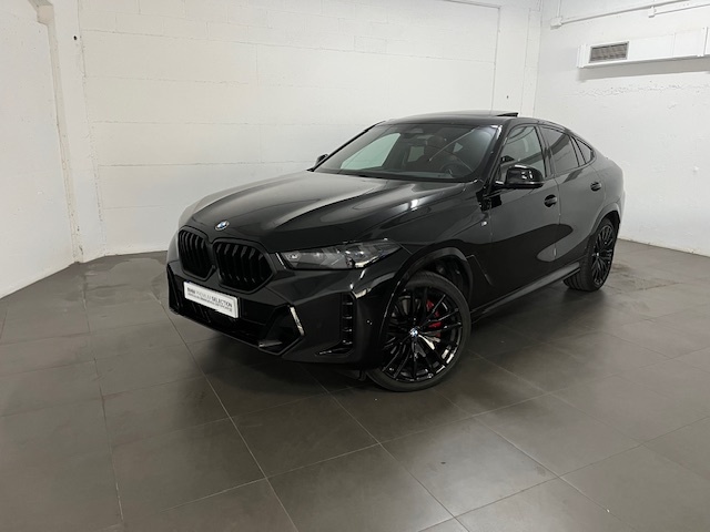 BMW X6 xDrive30d color Negro. Año 2024. 210KW(286CV). Diésel. En concesionario Amiocar S.A. de Coruña