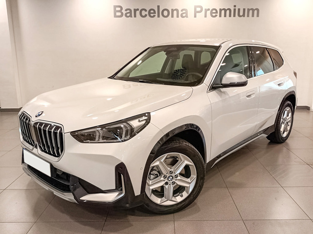 BMW X1 sDrive20i color Blanco. Año 2024. 125KW(170CV). Gasolina. En concesionario Barcelona Premium -- GRAN VIA de Barcelona