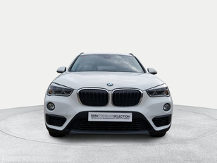 Fotos de BMW X1 sDrive18d color Blanco. Año 2018. 110KW(150CV). Diésel. En concesionario San Rafael Motor, S.L. de Córdoba