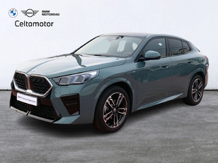 Fotos de BMW X2 sDrive18d color Verde. Año 2024. 110KW(150CV). Diésel. En concesionario Celtamotor Pontevedra de Pontevedra