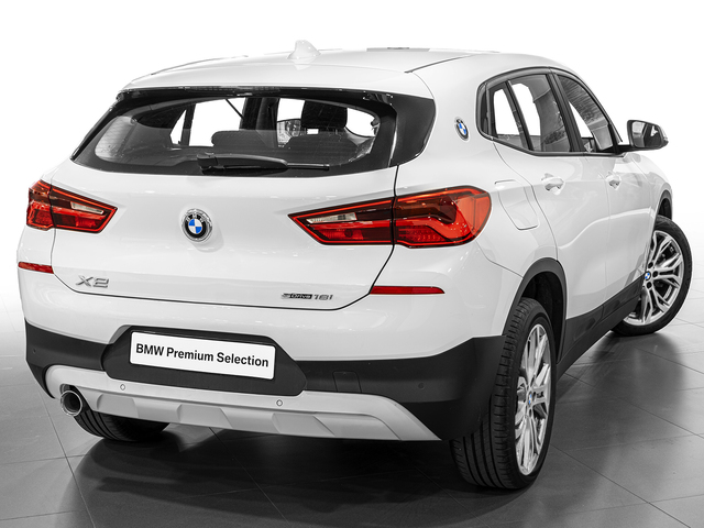 BMW X2 sDrive18i color Blanco. Año 2020. 103KW(140CV). Gasolina. En concesionario Caetano Cuzco, Alcalá de Madrid