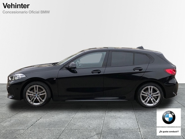 BMW Serie 1 118d color Negro. Año 2023. 110KW(150CV). Diésel. En concesionario Vehinter Getafe de Madrid