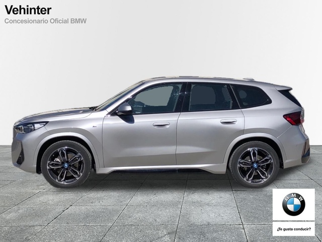 BMW iX1 xDrive30 color Gris Plata. Año 2024. 230KW(313CV). Eléctrico. En concesionario Vehinter Getafe de Madrid