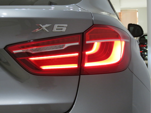 BMW X6 xDrive30d color Gris. Año 2019. 190KW(258CV). Diésel. En concesionario GANDIA Automoviles Fersan, S.A. de Valencia